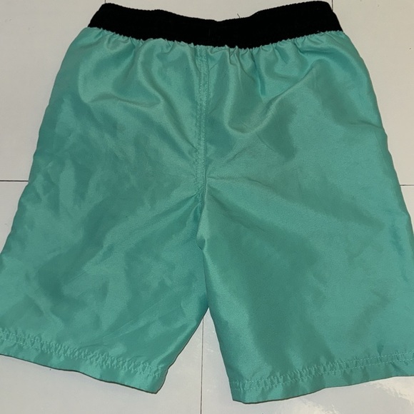 Bundle (2) boys swim trunks. Gap and Cat&Jack. Multi colored. Lined. Size S 6-7. - Picture 6 of 8